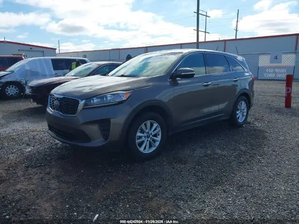 5XYPG4A3XLG641410 2020 KIA SORENTO - Image 2