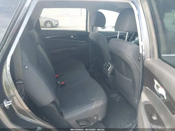 5XYPG4A3XLG651046 2020 KIA SORENTO - Image 8