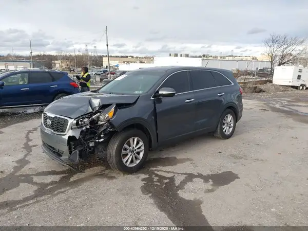 5XYPG4A3XLG659549 2020 KIA SORENTO - Image 2
