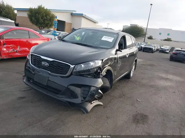 5XYPG4A3XLG664637 2020 KIA SORENTO - Image 2