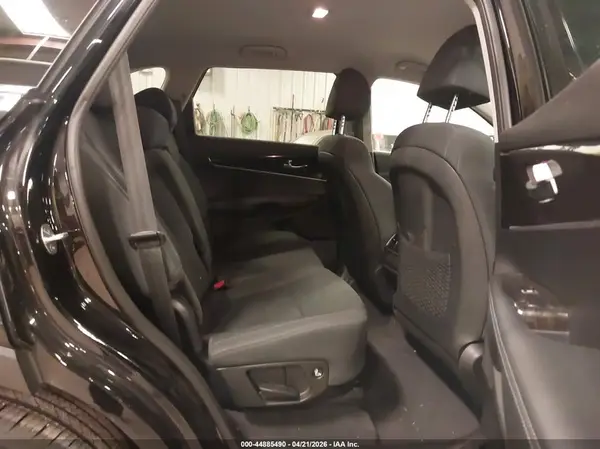 5XYPG4A3XLG665139 2020 KIA SORENTO - Image 8