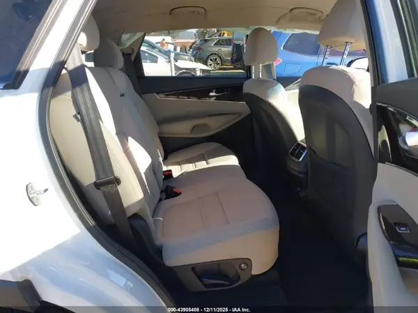 5XYPG4A3XLG683589 2020 KIA SORENTO - Image 8