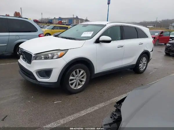 5XYPG4A50GG002721 2016 KIA SORENTO - Image 2