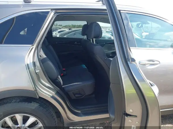 5XYPG4A50GG010754 2016 KIA SORENTO - Image 8