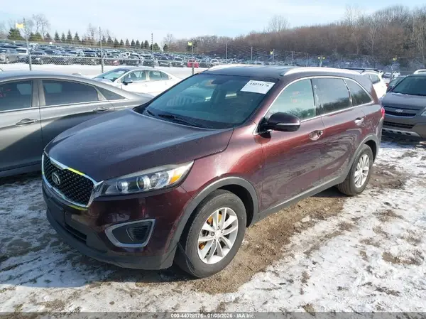 5XYPG4A50GG011144 2016 KIA SORENTO - Image 2