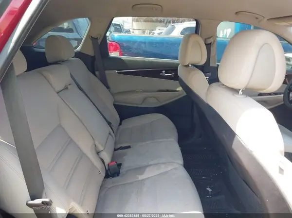5XYPG4A50GG018613 2016 KIA SORENTO - Image 8