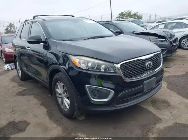 5XYPG4A50GG125693 2016 KIA SORENTO - Image 1