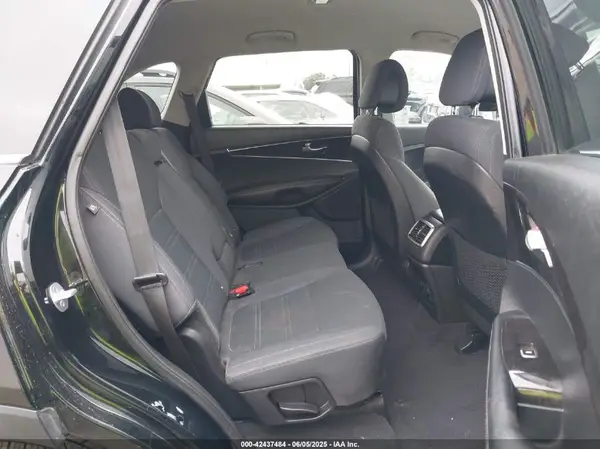5XYPG4A50GG125693 2016 KIA SORENTO - Image 8