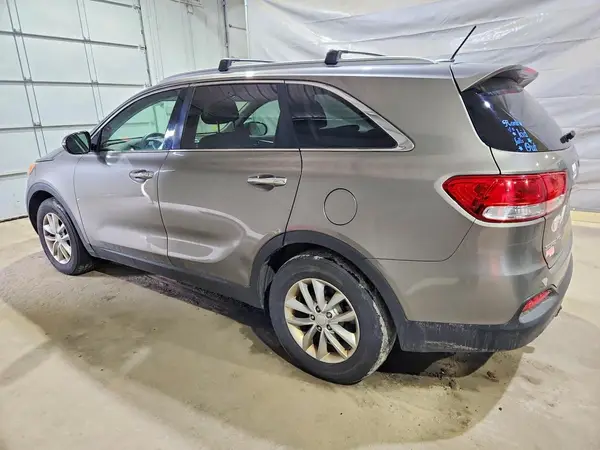 5XYPG4A50GG133065 2016 KIA SORENTO - Image 2