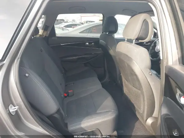 5XYPG4A50GG179348 2016 KIA SORENTO - Image 8