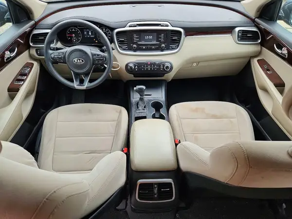 5XYPG4A50HG190786 2017 KIA SORENTO - Image 8