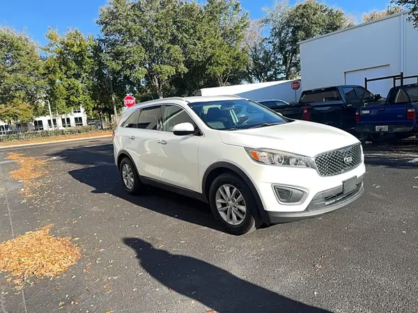 5XYPG4A50HG197432 2017 KIA SORENTO - Image 1