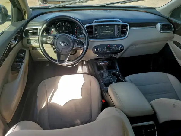 5XYPG4A50HG222703 2017 KIA SORENTO - Image 8