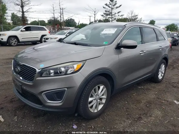 5XYPG4A50HG230137 2017 KIA SORENTO - Image 2