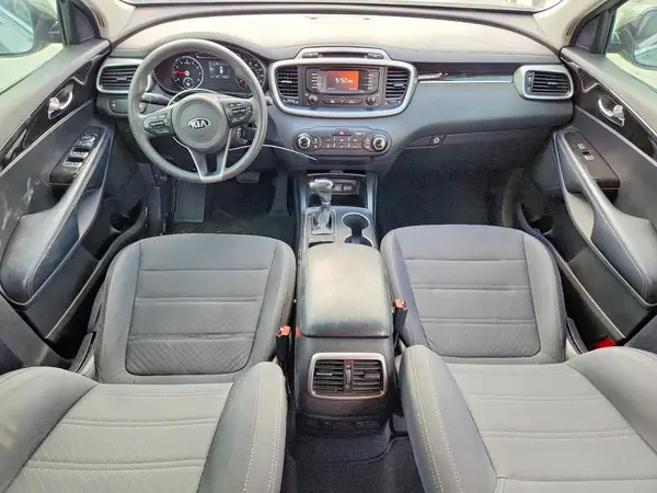 5XYPG4A50HG286823 2017 KIA SORENTO - Image 8
