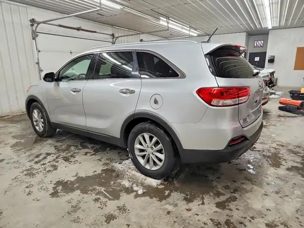 5XYPG4A50JG347786 2018 KIA SORENTO - Image 2