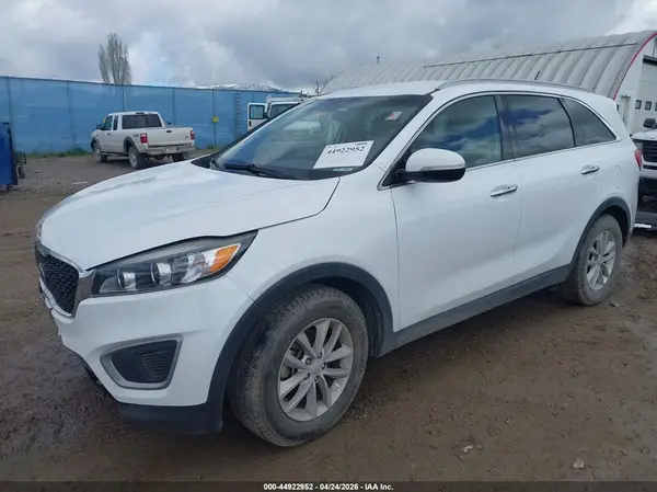 5XYPG4A50JG352051 2018 KIA SORENTO - Image 2