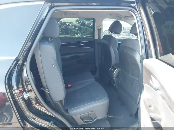 5XYPG4A50JG357492 2018 KIA SORENTO - Image 8