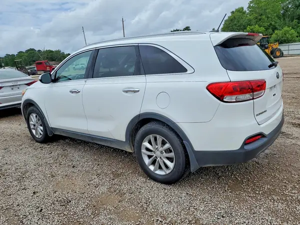 5XYPG4A50JG375748 2018 KIA SORENTO - Image 2