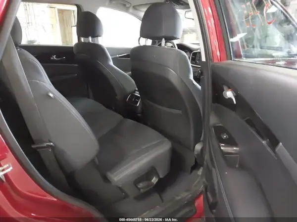 5XYPG4A50JG386040 2018 KIA SORENTO - Image 8