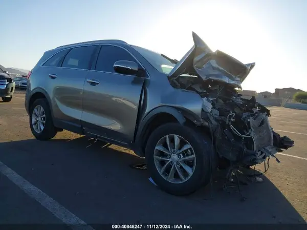 5XYPG4A50JG387396 2018 KIA SORENTO - Image 1