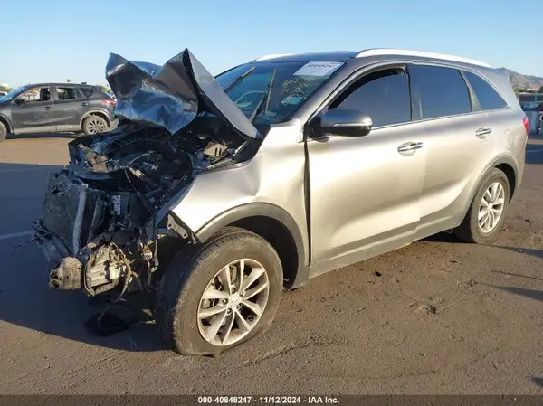 5XYPG4A50JG387396 2018 KIA SORENTO - Image 2