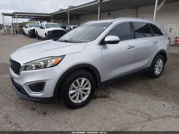 5XYPG4A50JG387799 2018 KIA SORENTO - Image 2