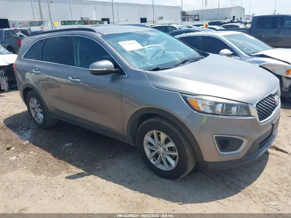 5XYPG4A50JG389018 2018 KIA SORENTO - Image 1