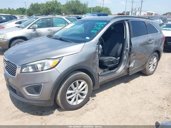 5XYPG4A50JG389018 2018 KIA SORENTO - Image 2