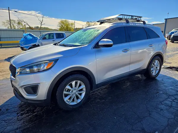 5XYPG4A50JG393652 2018 KIA SORENTO - Image 1