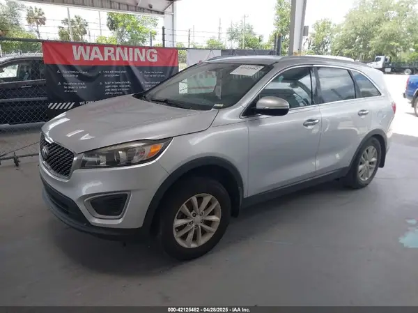 5XYPG4A50JG401443 2018 KIA SORENTO - Image 2