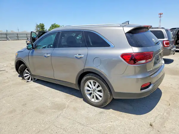 5XYPG4A50KG447274 2019 KIA SORENTO - Image 2