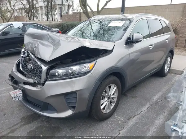 5XYPG4A50KG449249 2019 KIA SORENTO - Image 2