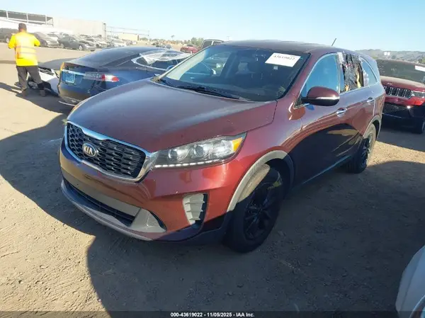 5XYPG4A50KG458386 2019 KIA SORENTO - Image 2