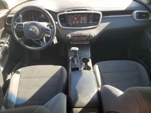 5XYPG4A50KG463166 2019 KIA SORENTO - Image 8