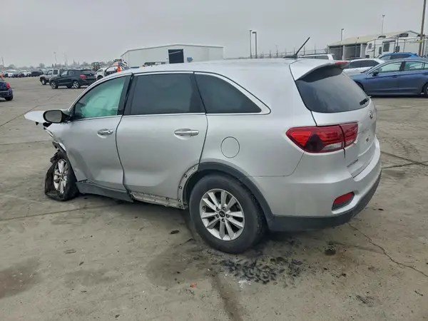5XYPG4A50KG470215 2019 KIA SORENTO - Image 2