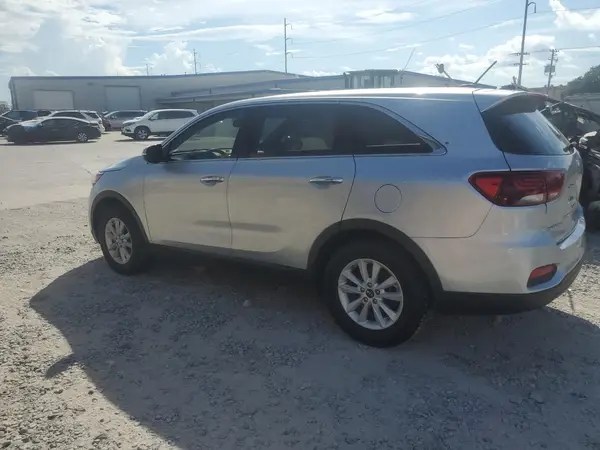 5XYPG4A50KG490044 2019 KIA SORENTO - Image 2