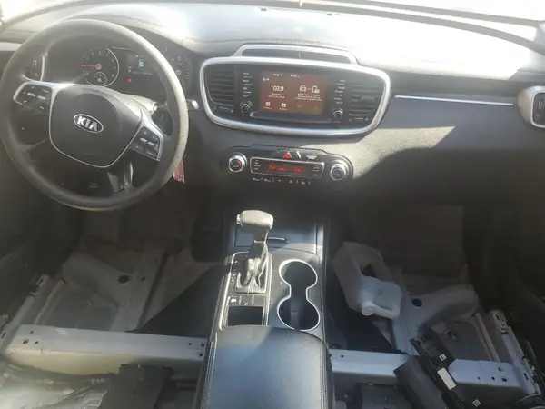5XYPG4A50KG490044 2019 KIA SORENTO - Image 8