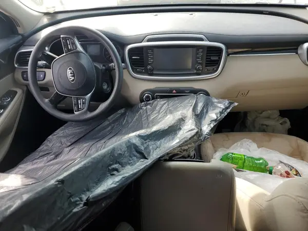 5XYPG4A50KG490836 2019 KIA SORENTO - Image 8