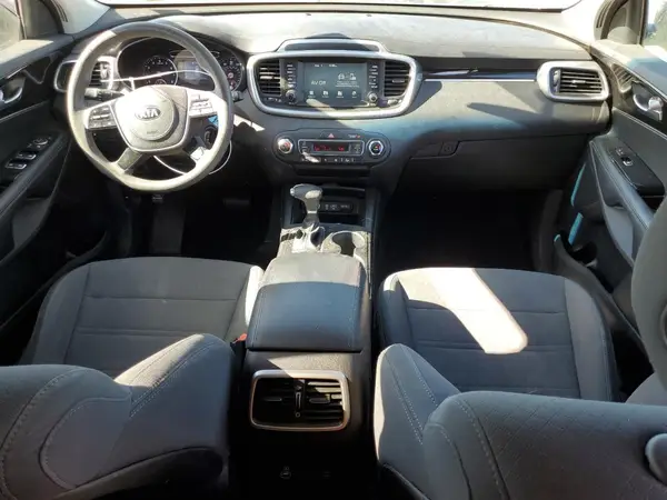 5XYPG4A50KG553482 2019 KIA SORENTO - Image 8