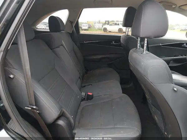 5XYPG4A50KG558178 2019 KIA SORENTO - Image 8