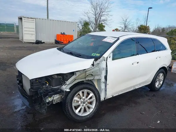 5XYPG4A50KG559055 2019 KIA SORENTO - Image 2