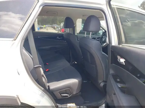 5XYPG4A50KG564322 2019 KIA SORENTO - Image 8