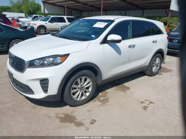 5XYPG4A50KG565227 2019 KIA SORENTO - Image 2