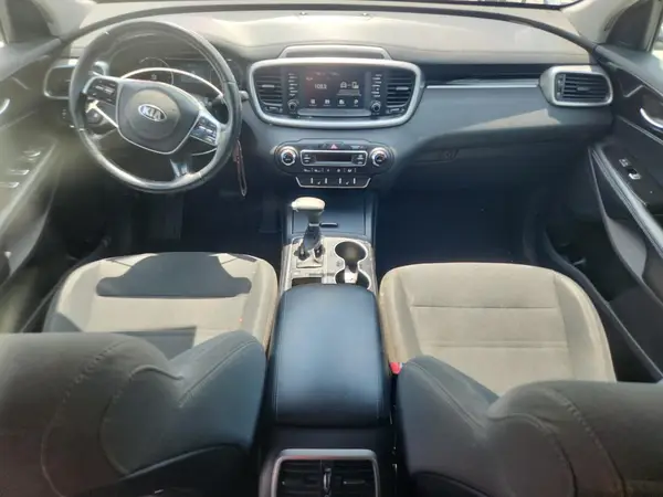 5XYPG4A50KG590404 2019 KIA SORENTO - Image 8