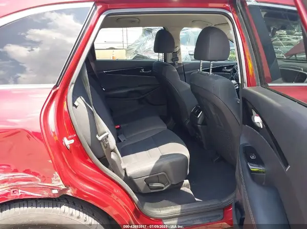 5XYPG4A50KG591200 2019 KIA SORENTO - Image 8