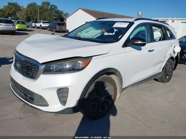 5XYPG4A50KG596302 2019 KIA SORENTO - Image 2