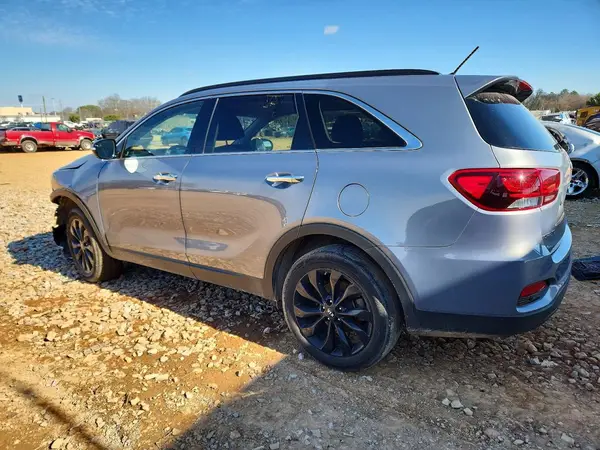 5XYPG4A50KG599619 2019 KIA SORENTO - Image 2