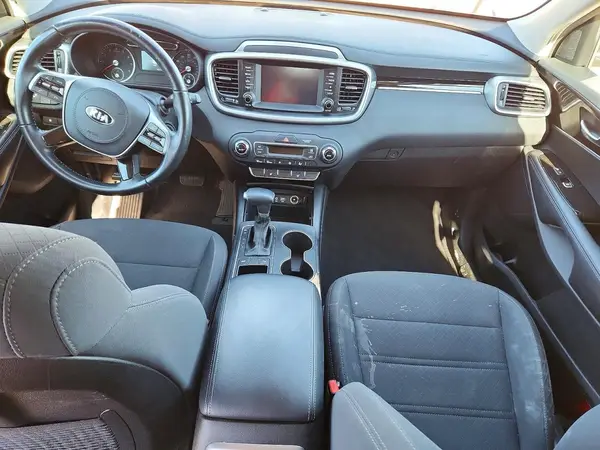 5XYPG4A50KG599619 2019 KIA SORENTO - Image 8