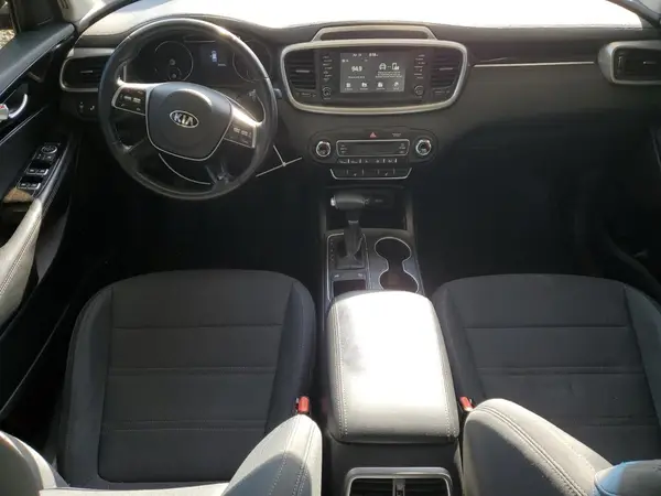 5XYPG4A50KG605564 2019 KIA SORENTO - Image 8